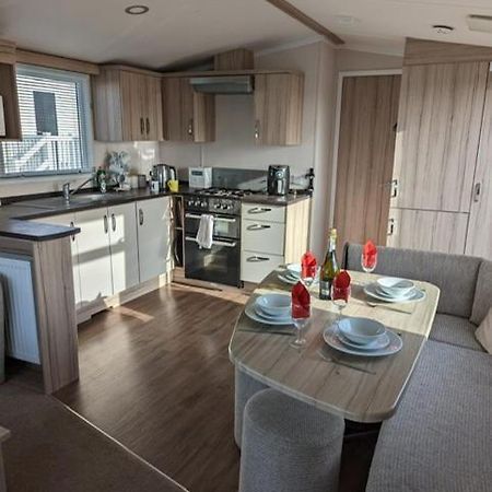 Sleeps 6 Modern And Bright Caravan Littlesea Haven Weymouth Exterior foto